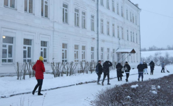 Филимонов сообщил о дополнительном выделении на ремонт Белозерского колледжа 46,8 млн рублей